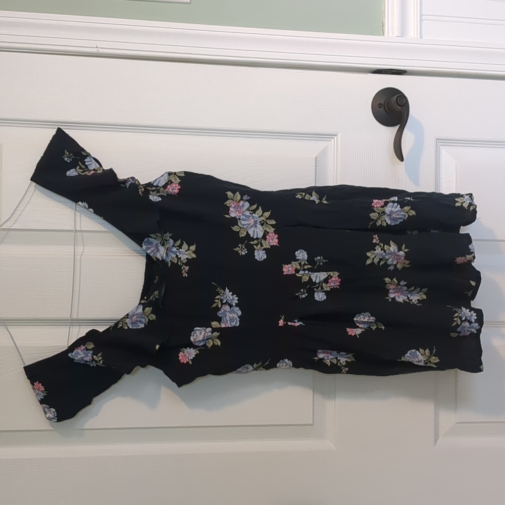 Abercombie & Fitch Navy floral romper, Size small 